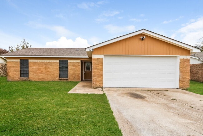 property at 1108 N Knowles Dr