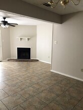 8911 GSRI Ave, Unit 1335-A in Baton Rouge, LA - Foto de edificio - Building Photo