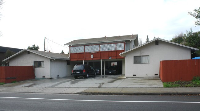 2010 San Ramon Apartments in Mountain View, CA - Foto de edificio - Building Photo