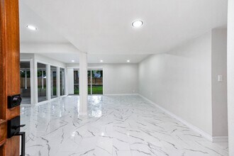 1610 Richvale Ln in Houston, TX - Building Photo - Building Photo