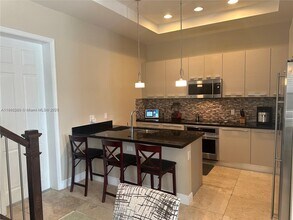 5152 NW 84th Ave in Doral, FL - Building Photo - Building Photo