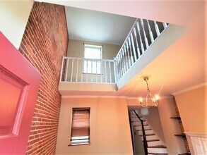 2104 E Lombard St in Baltimore, MD - Foto de edificio - Building Photo