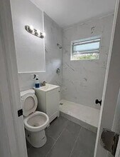 1951 NW 31st St in Miami, FL - Foto de edificio - Building Photo