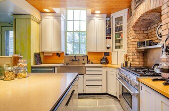 4 Cozzens Ln in Amagansett, NY - Building Photo - Building Photo