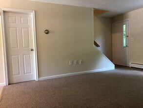 B 2 Nanni Dr in Winchester, CT - Building Photo - Building Photo