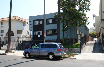 962 Magnolia Ave in Los Angeles, CA - Building Photo - Building Photo