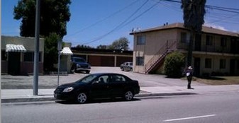 22611-22633 1/2 Figueroa St Apartments