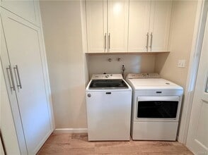 4916 Briggs Ave in Montrose, CA - Building Photo - Building Photo