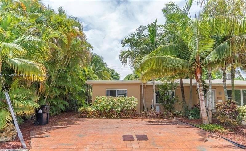1215 NE 16th Ave in Fort Lauderdale, FL - Building Photo