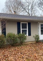 2719 Cranston Dr in Louisville, KY - Building Photo