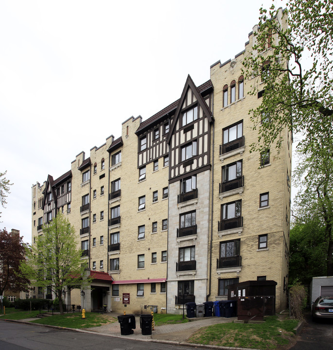 St. Edmund in Toronto, ON - Building Photo