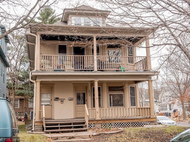 property at 627 N Mendota St