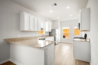 16442 Blossom Grv Dr in Conroe, TX - Building Photo - Building Photo