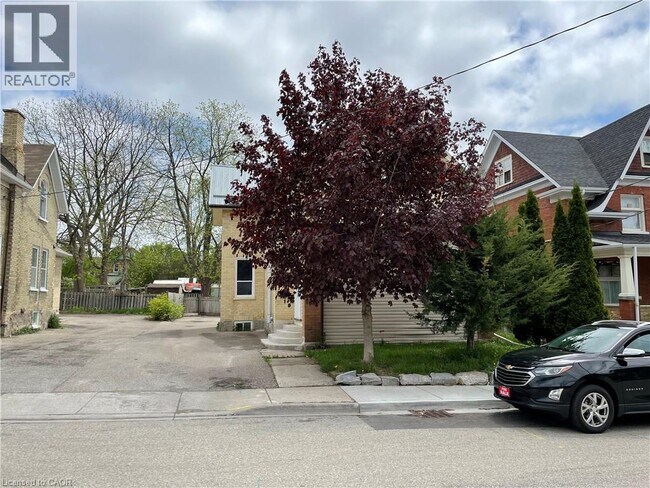 49 Madison Ave N in Kitchener, ON - Building Photo - Building Photo