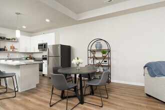 French District Villas in St. Charles, MO - Building Photo - Interior Photo