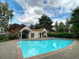 Windstone in Everett, WA - Building Photo