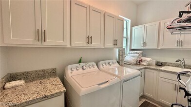 17288 Hidden Estates Cir in Ft. Myers, FL - Building Photo - Building Photo