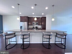 6082 Forum Sq in Frederick, MD - Building Photo - Building Photo