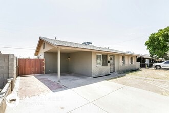 5807 W Osborn Rd in Phoenix, AZ - Foto de edificio - Building Photo