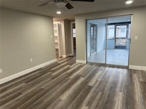 7104 Ingleside Dr in Port Richey, FL - Building Photo - Building Photo