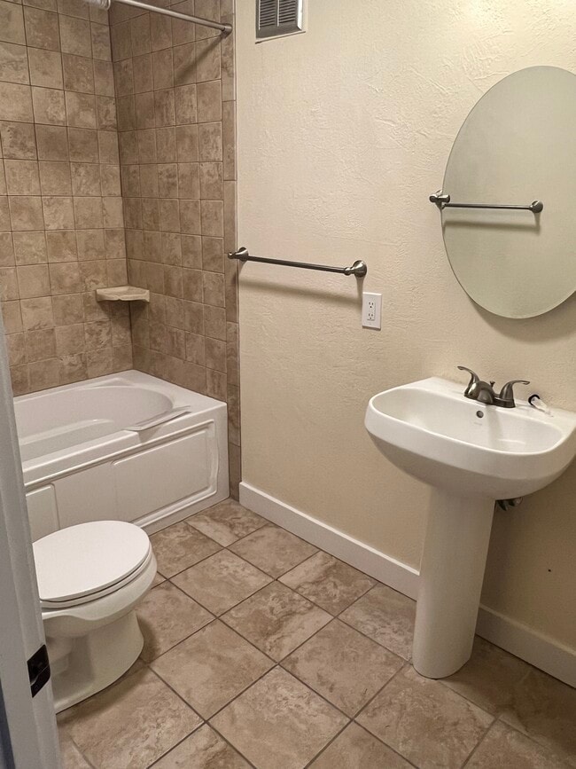 9400 SW 3rd Ave in Portland, OR - Building Photo - Building Photo