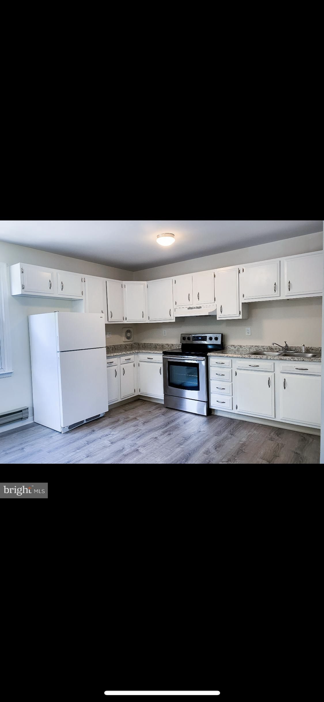 133 E High St, Unit A in Clayton, NJ - Building Photo - Building Photo