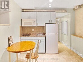 1491 Dundas St W in Toronto, ON - Building Photo - Building Photo