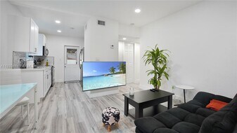 1441 NE 154th Terrace in North Miami Beach, FL - Building Photo
