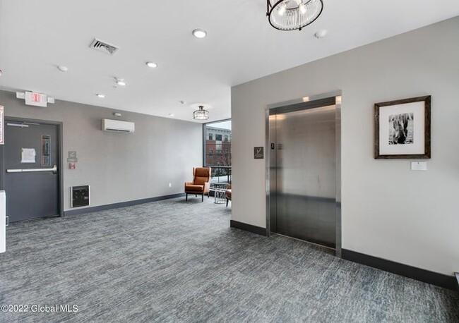 116 West Ave, Unit 409 in Saratoga Springs, NY - Building Photo - Building Photo