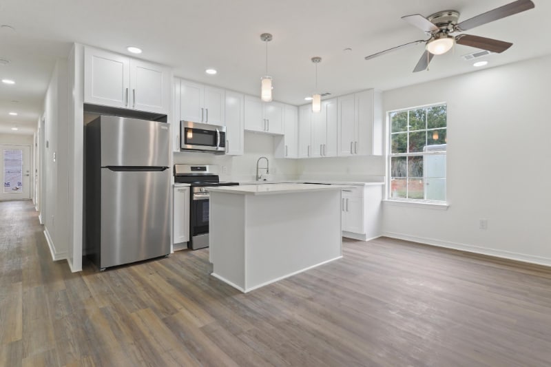 957 Middle Ln in Gulfport, MS - Building Photo