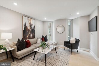 6604 Ridge Ave, Unit 311 in Philadelphia, PA - Building Photo - Building Photo