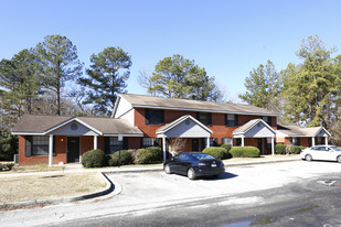 Piedmont Woods Apartments in Barnesville, GA - Building Photo