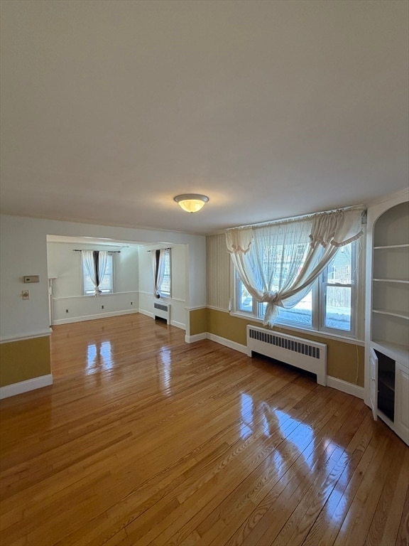 property at 632 W Roxbury Pkwy