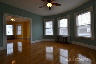 22 Everett Sq, Unit 1 in Boston, MA - Building Photo - Building Photo