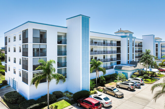 Rock Pointe in Cocoa Beach, FL - Foto de edificio - Building Photo