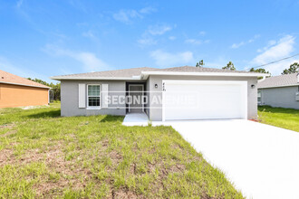 458 Lambright St SW in Palm Bay, FL - Foto de edificio - Building Photo