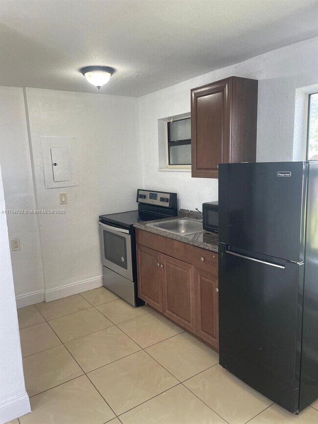 540 SW 6th Terrace in Homestead, FL - Building Photo - Building Photo
