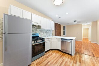 378 BALDWIN Ave in Jersey City, NJ - Building Photo - Building Photo