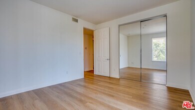 4100 Wilshire Blvd-Unit -207 in Los Angeles, CA - Building Photo - Building Photo