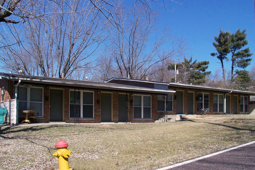 Adie Garden Apartments Building II in St. Ann, MO - Building Photo