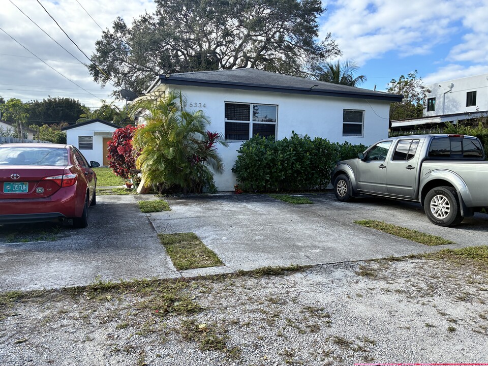 6334 SW 35th St in Miami, FL - Foto de edificio