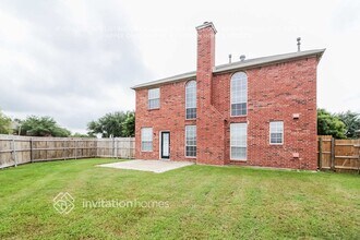 1700 Lansdale Dr in Flower Mound, TX - Foto de edificio - Building Photo