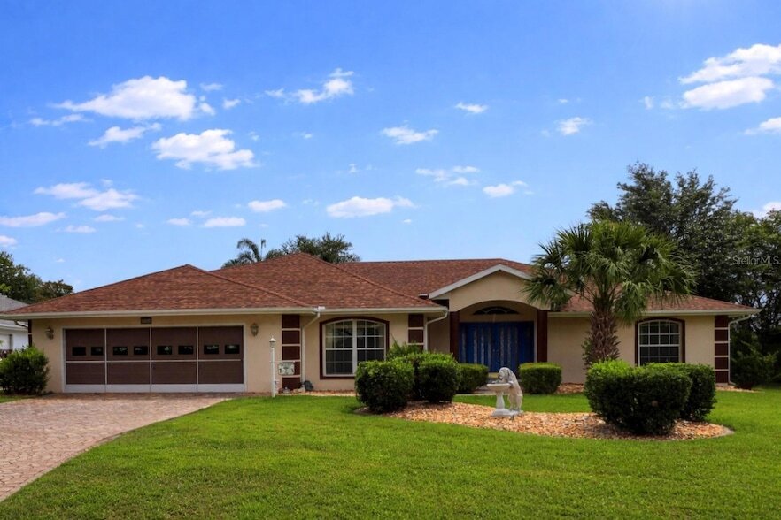 21300 Royal St Georges Ln in Leesburg, FL - Building Photo