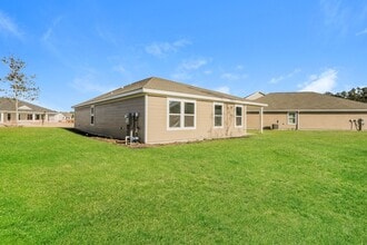 560 Riverwalk Cir in Freeport, FL - Building Photo - Building Photo
