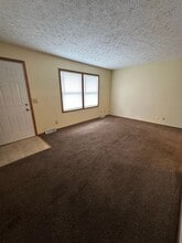 3895-3905 N Meadow Ridge Dr in Warsaw, IN - Building Photo - Building Photo