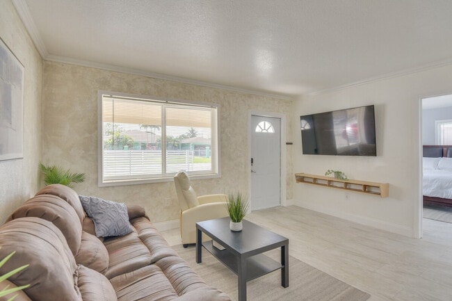 16205 NW 39th Ct in Miami Gardens, FL - Foto de edificio - Building Photo