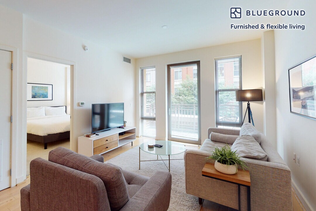 1200 N Garfield St, Unit FL2-ID798 in Arlington, VA - Building Photo