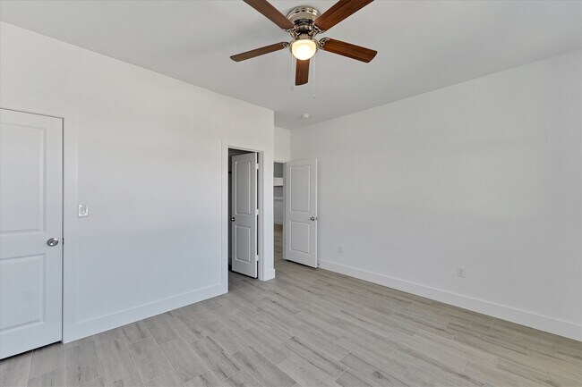 939 Lake View Dr in Montgomery, TX - Building Photo - Building Photo
