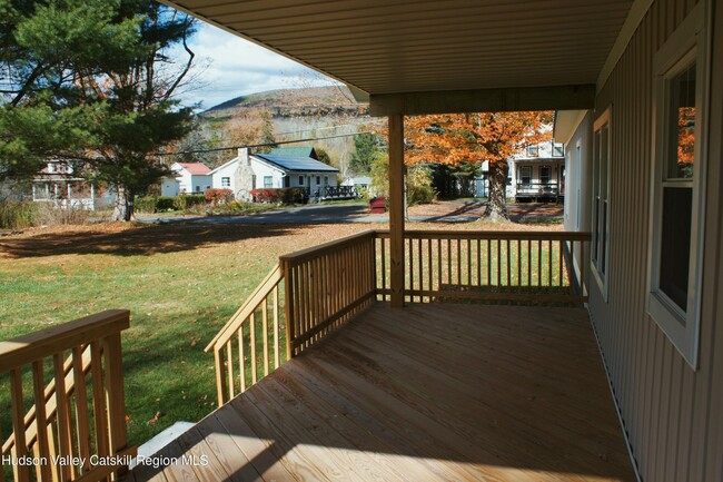 21 Maple Ave in Hunter, NY - Building Photo - Building Photo