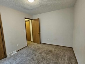 203 Country Villa Ln in St. Robert, MO - Building Photo - Building Photo